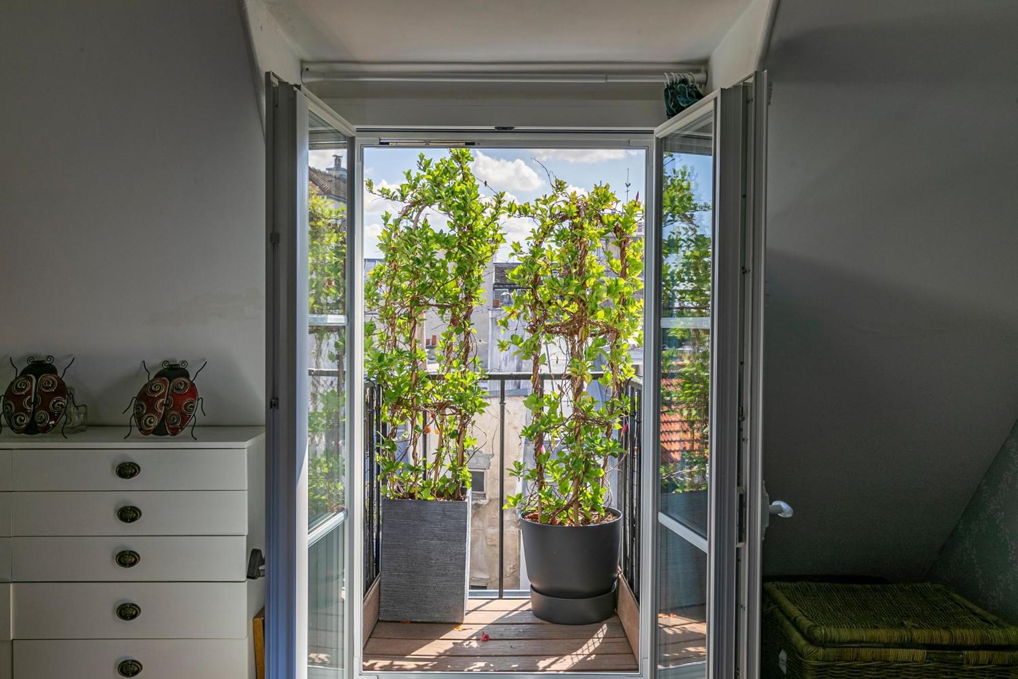 Paris Centre Dernier Etage Vue Ascenseur Apartment Exterior photo