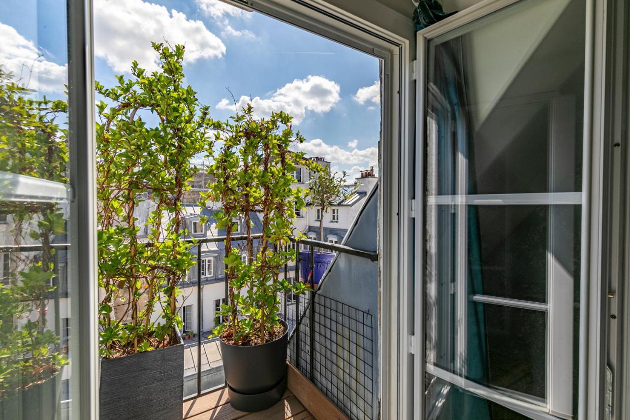 Paris Centre Dernier Etage Vue Ascenseur Apartment Exterior photo